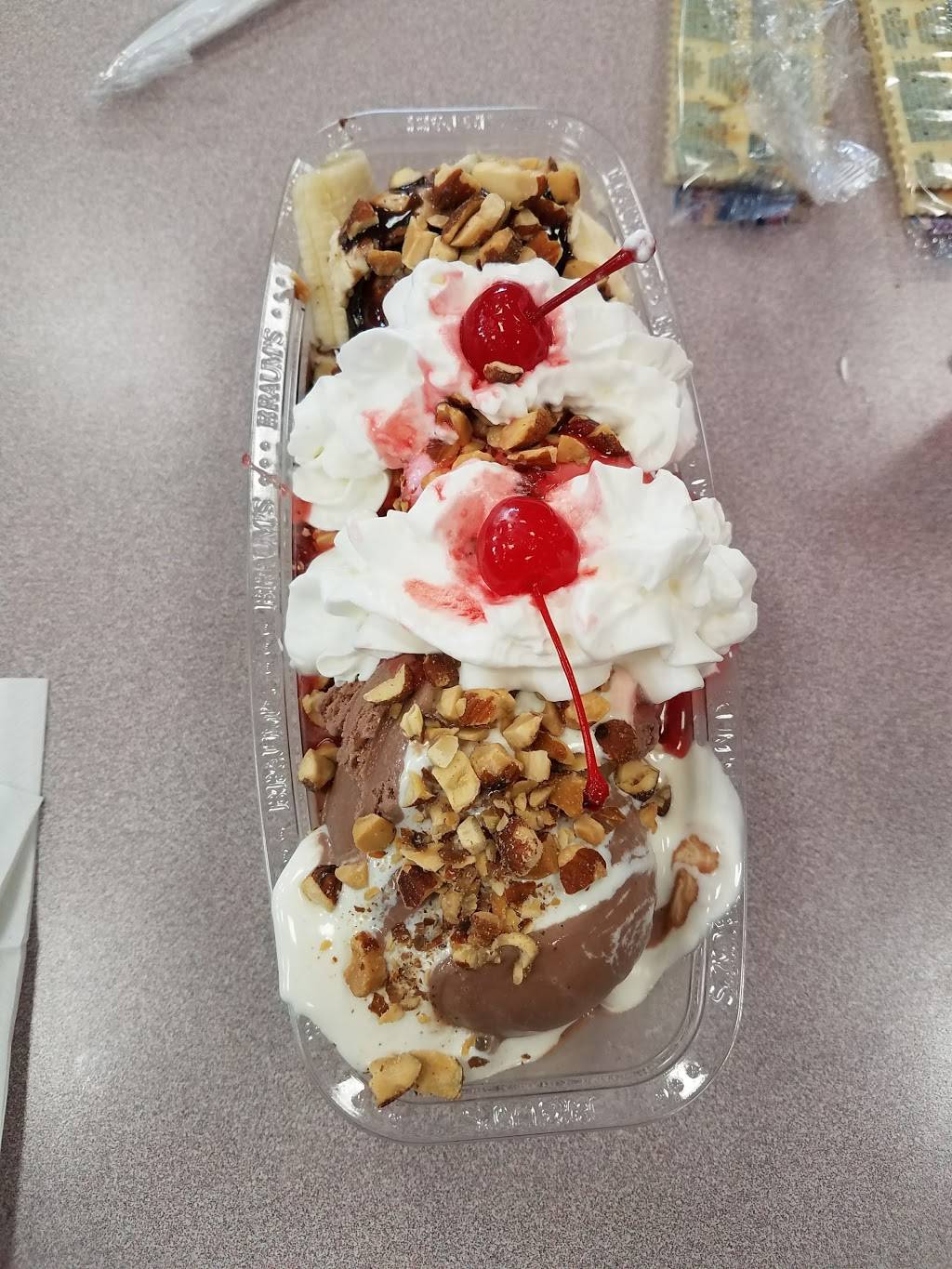 Braums Ice Cream & Burger Restaurant | restaurant | 219 NW, I-35, Hillsboro, TX 76645, USA | 2545802970 OR +1 254-580-2970