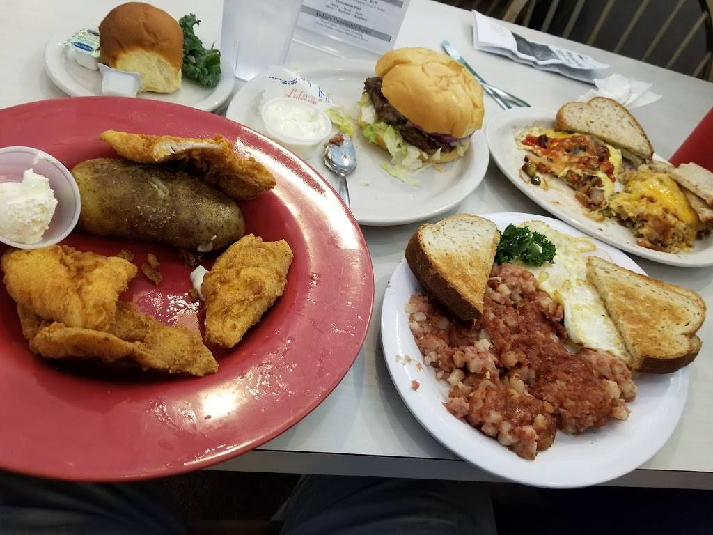 Huckleberrys Restaurant | restaurant | 1916 S Marquette Rd, Prairie du Chien, WI 53821, USA | 6083265488 OR +1 608-326-5488