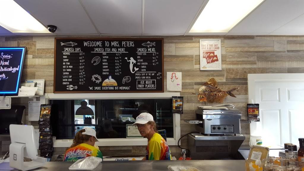 Mrs Peters Smoke House | restaurant | 1500 NE Dixie Hwy, Jensen Beach, FL 34957, USA | 7723342184 OR +1 772-334-2184
