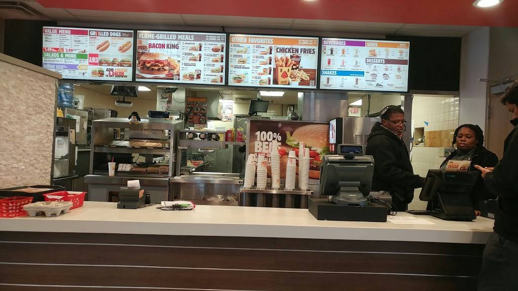 Burger King | restaurant | 34835 Plymouth Rd, Livonia, MI 48150, USA | 7345137712 OR +1 734-513-7712