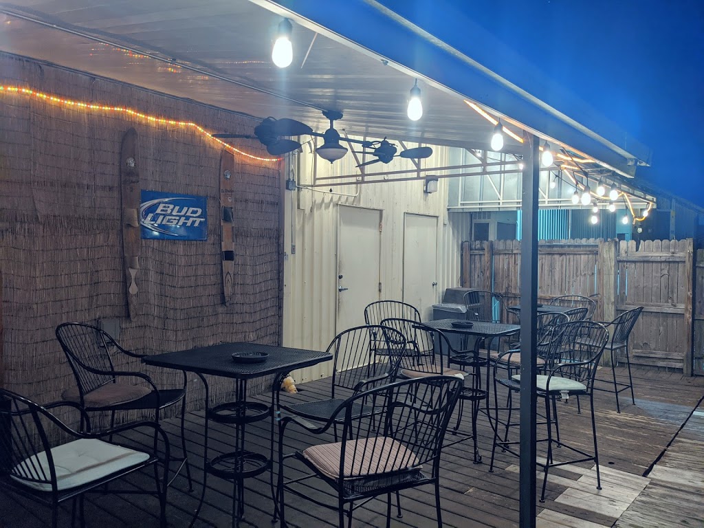 High Seas Lounge | restaurant | 7000 FL-544, Winter Haven, FL 33881, USA | 8632992233 OR +1 863-299-2233