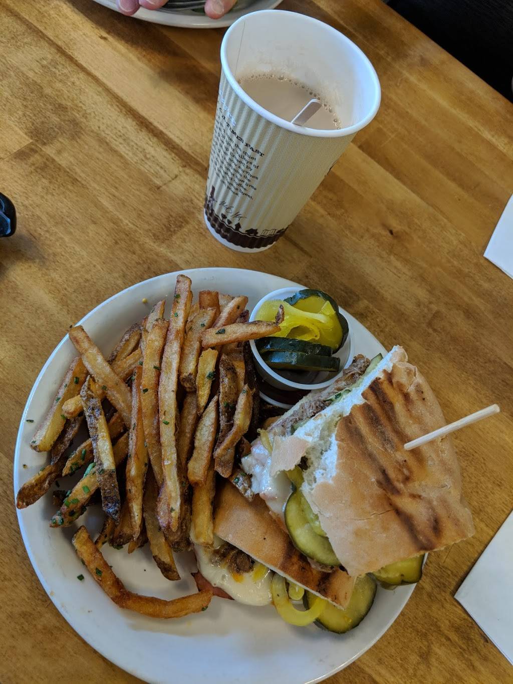 East Mill Bakeshop & Catering | restaurant | 620 S Grandview Ave, Dubuque, IA 52003, USA | 5635801175 OR +1 563-580-1175