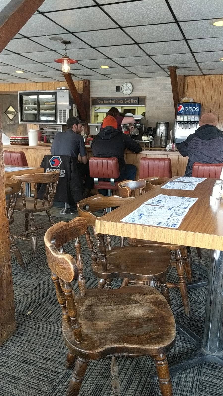 Village Kitchen | restaurant | 109 N Superior St, Angola, IN 46703, USA | 2606659053 OR +1 260-665-9053