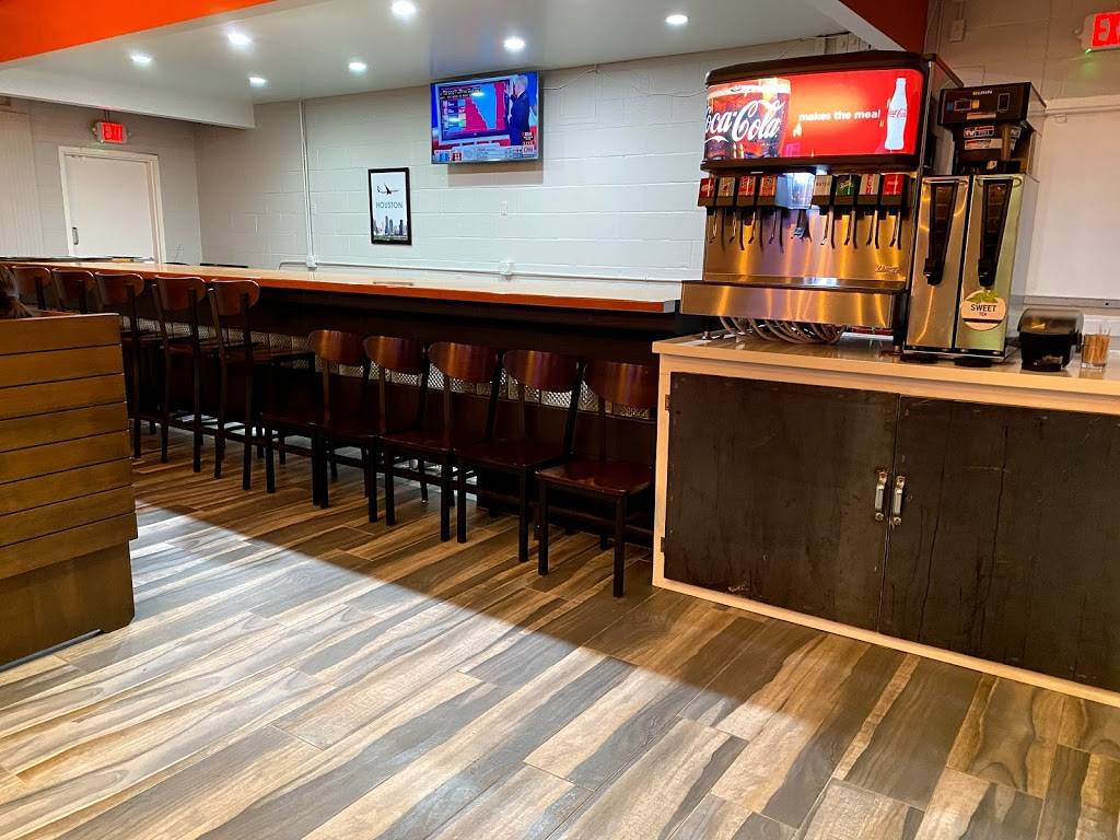 Hangar Kitchen | restaurant | 8800 Telephone Rd, Houston, TX 77061, USA | 3462045651 OR +1 346-204-5651