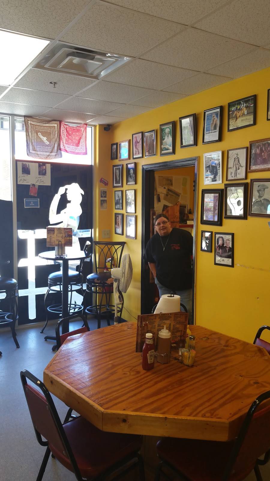 Cowboys BBQ | restaurant | 1066 GA-142, Covington, GA 30014, USA | 7707841401 OR +1 770-784-1401