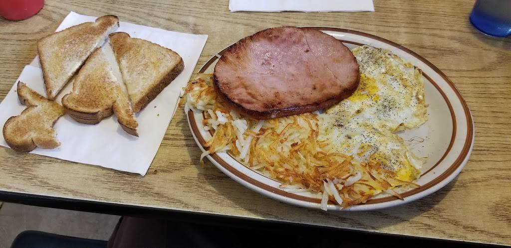 New Pine Ridge Restaurant | restaurant | 1302 N Center Ave, Merrill, WI 54452, USA | 7155363010 OR +1 715-536-3010