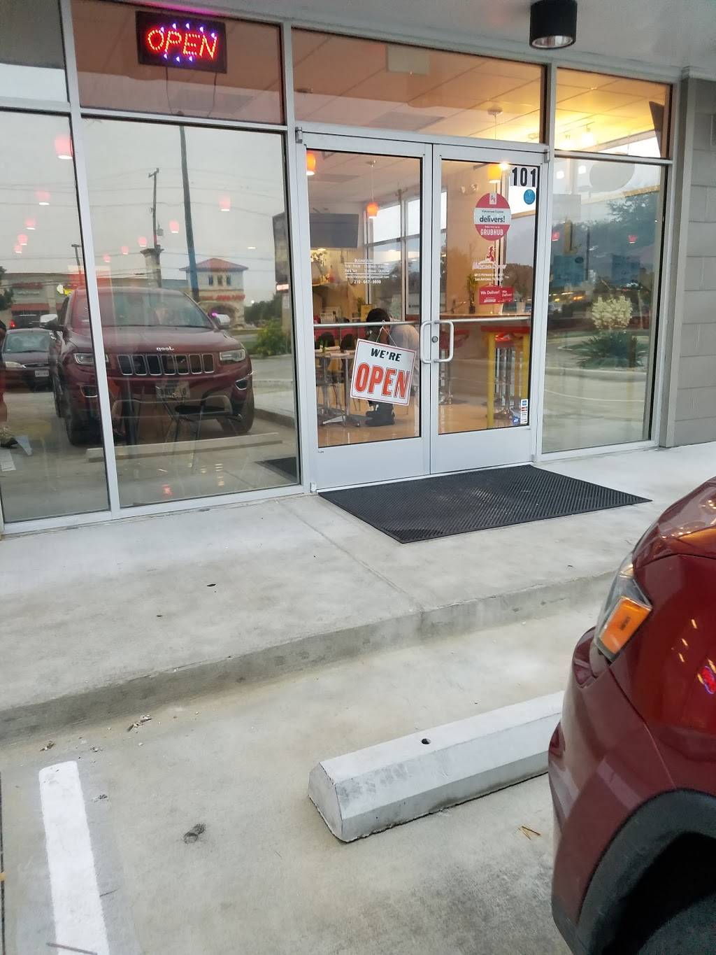 Vietnamese Express | restaurant | 8815 Potranco Rd #101, San Antonio, TX 78251, USA | 2106479898 OR +1 210-647-9898