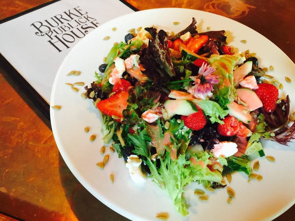 Burke Publick House | restaurant | 482 VT-114, East Burke, VT 05832, USA | 8026261188 OR +1 802-626-1188