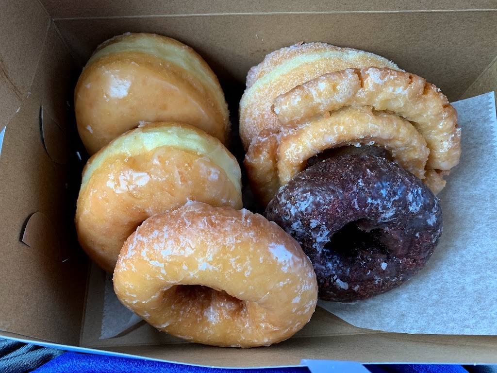 Donuts 4 U | restaurant | 1223 Garden St, Titusville, FL 32796, USA | 3212685264 OR +1 321-268-5264