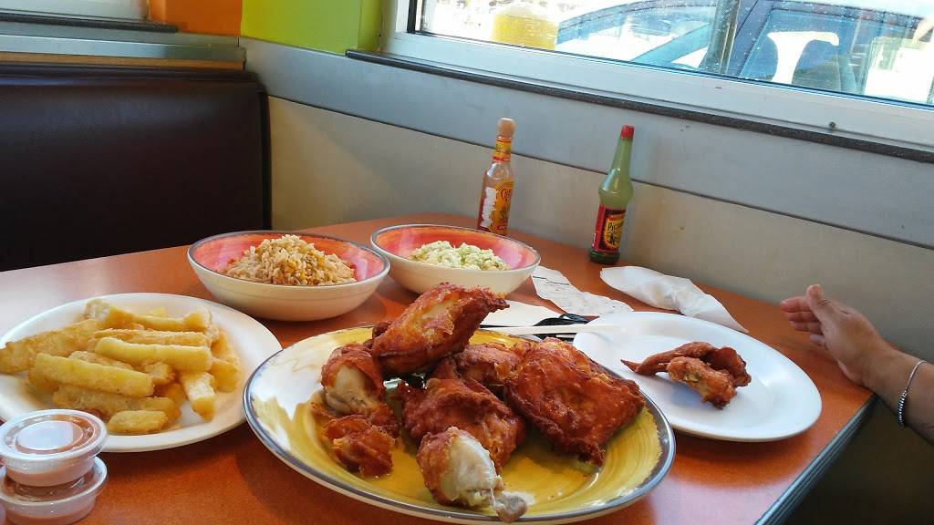 Pollo Campero | meal takeaway | 14083 Jefferson Davis Hwy, Woodbridge, VA 22191, USA | 7034971000 OR +1 703-497-1000