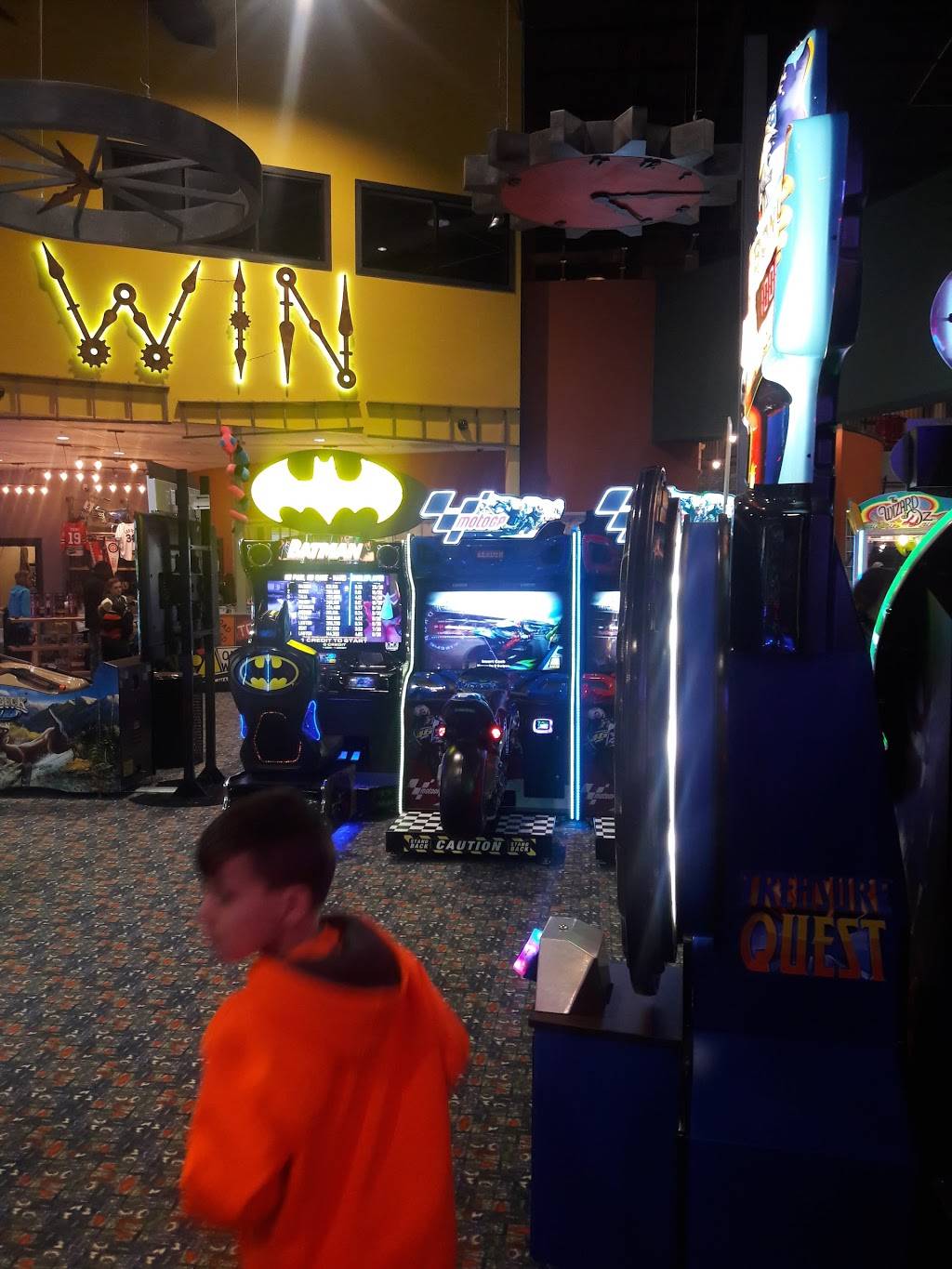 Gizmos Fun Factory | restaurant | 66 Orland Square Dr, Orland Park, IL 60462, USA | 7089498948 OR +1 708-949-8948