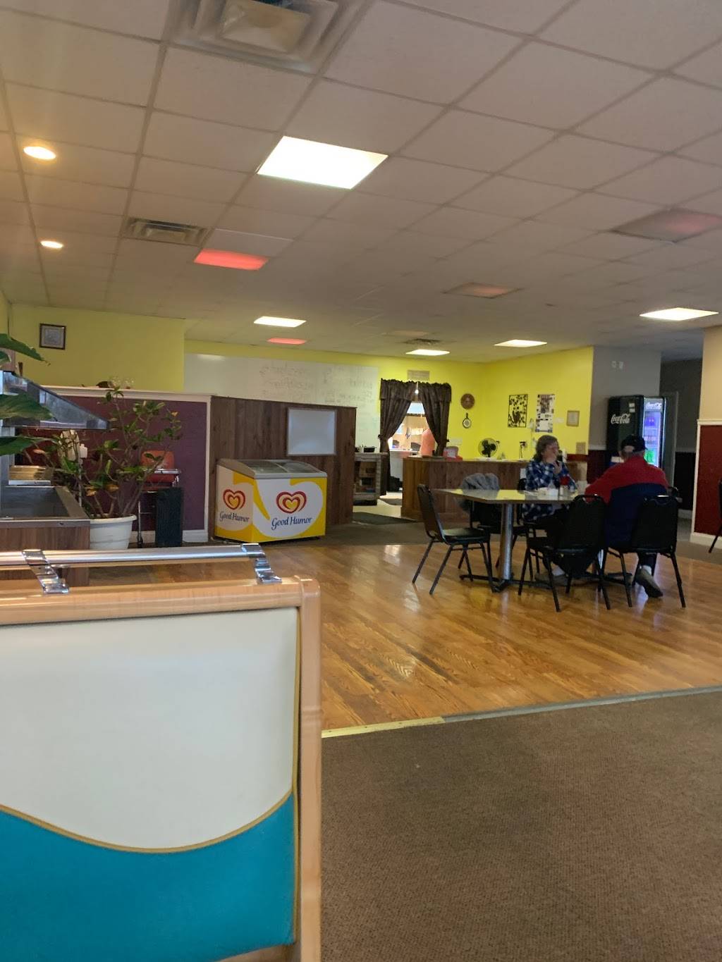 Connies Country Kitchen | restaurant | 300 E Main St, Paoli, IN 47454, USA | 8127231122 OR +1 812-723-1122