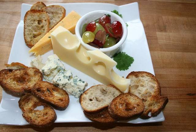 Vino Villa | restaurant | 200 N Madison Ave, Greenwood, IN 46142, USA | 3178829463 OR +1 317-882-9463