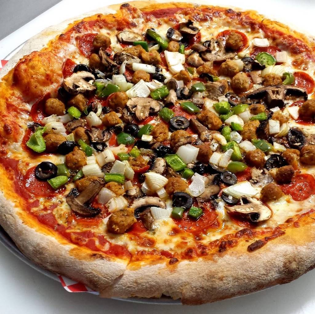 Dis Homemade Pizza | meal delivery | 211 W Lincoln St, New Braunfels, TX 78130, USA | 8306080999 OR +1 830-608-0999