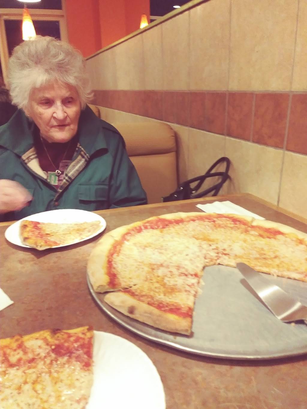 Piazza Italia (pizza) | restaurant | 7710 Ritchie Hwy, Glen Burnie, MD 21061, USA | 4105904990 OR +1 410-590-4990