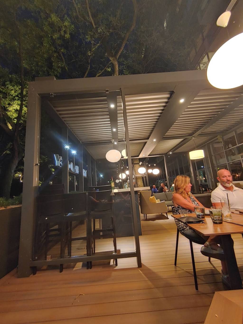 The Hadley | restaurant | Park Towne Place - East Tower, 2200 Benjamin Franklin Pkwy, Philadelphia, PA 19130, USA | 2159822654 OR +1 215-982-2654