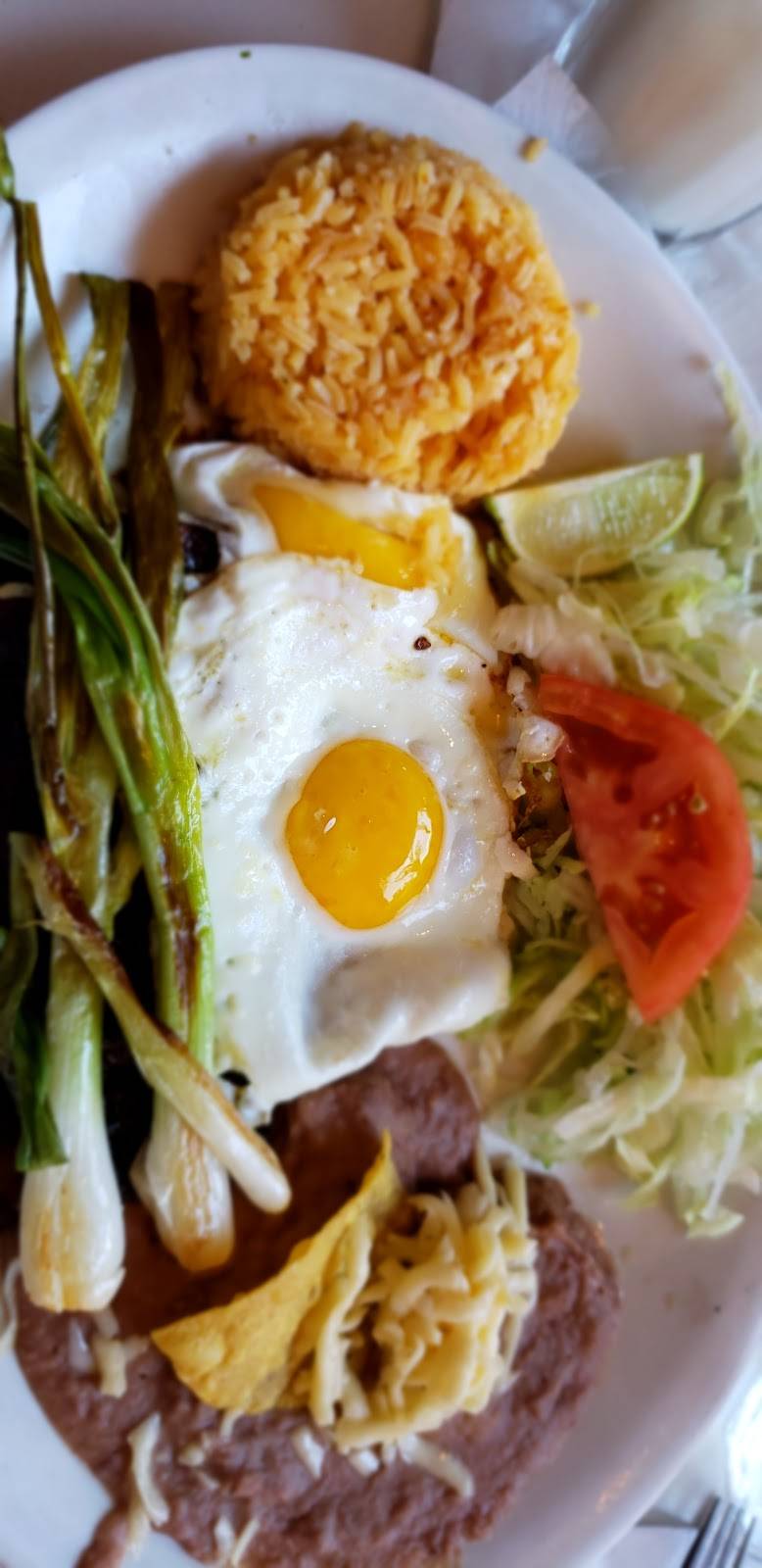 Pancho Pistolas Authentic Mexican Restaurant | restaurant | 700 W 31st St, Chicago, IL 60616, USA | 3122258808 OR +1 312-225-8808