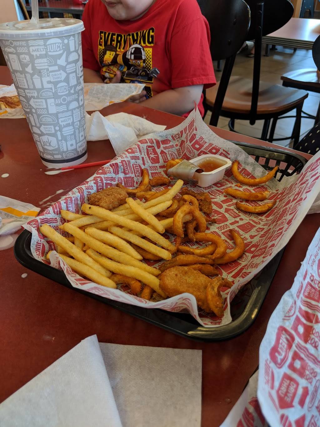 Jack in the Box | restaurant | 5320 Olive Dr, Bakersfield, CA 93308, USA | 6613933391 OR +1 661-393-3391