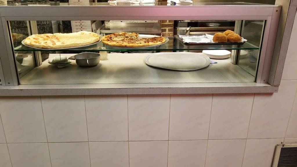 Bravos Pizza & Family Restaurant | restaurant | 212 E Walnut St, Perkasie, PA 18944, USA | 2152572120 OR +1 215-257-2120