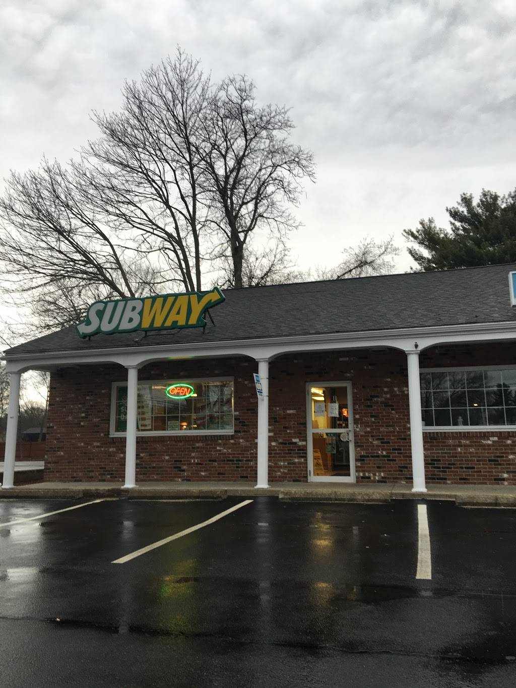Subway | restaurant | 142 Central Ave, Seekonk, MA 02771, USA | 5087616881 OR +1 508-761-6881