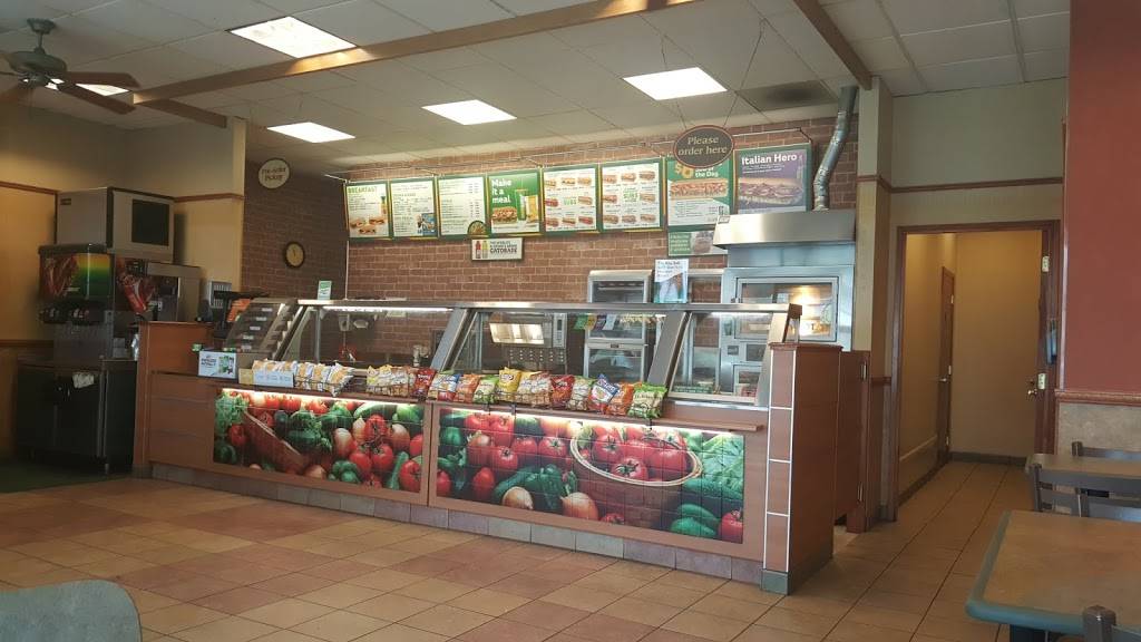 Subway | meal takeaway | 19636 US-2, Monroe, WA 98272, USA | 3607940786 OR +1 360-794-0786