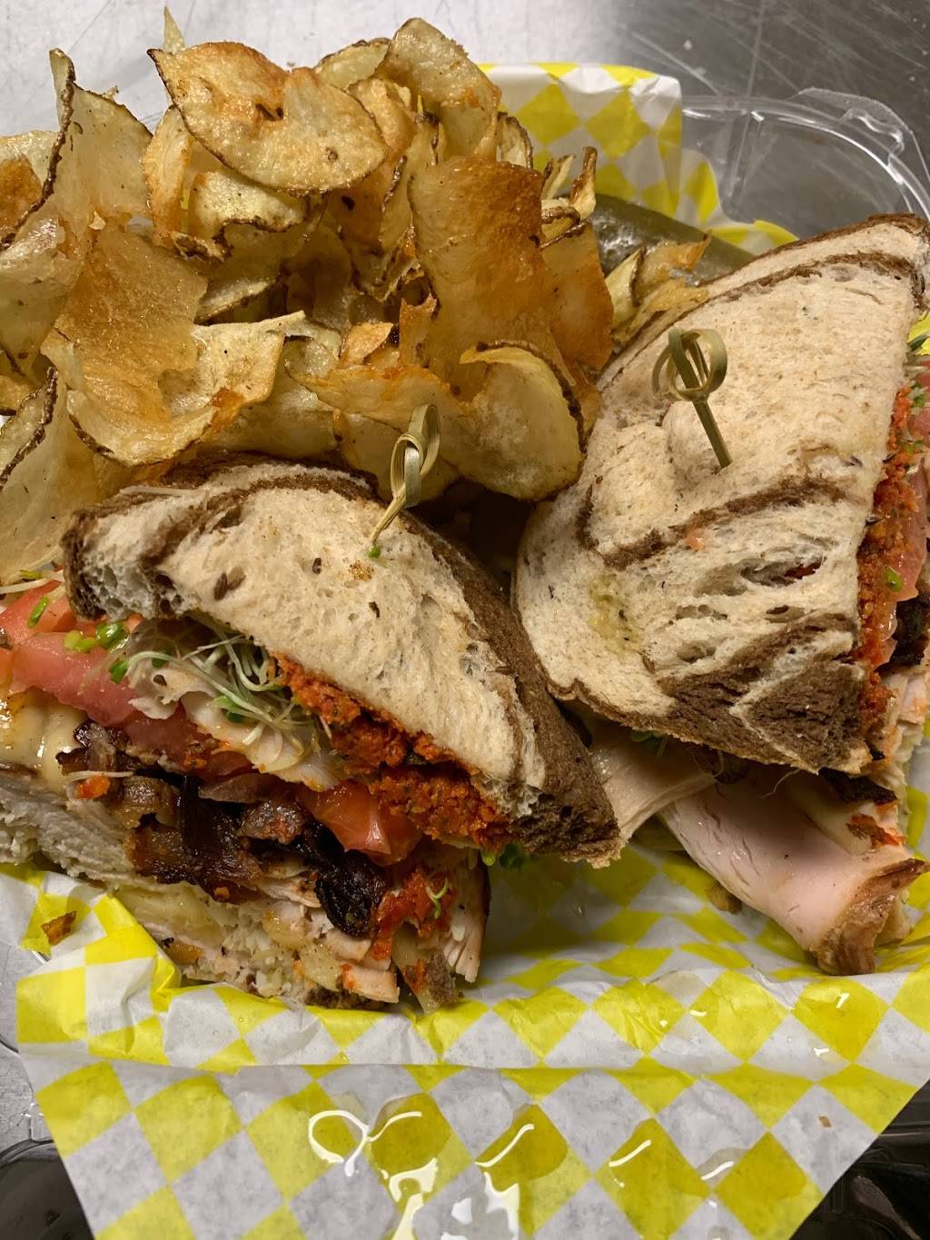 Buckets Eatery | restaurant | 15024 Madeira Way, St. Petersburg, FL 33708, USA | 9018703547 OR +1 901-870-3547