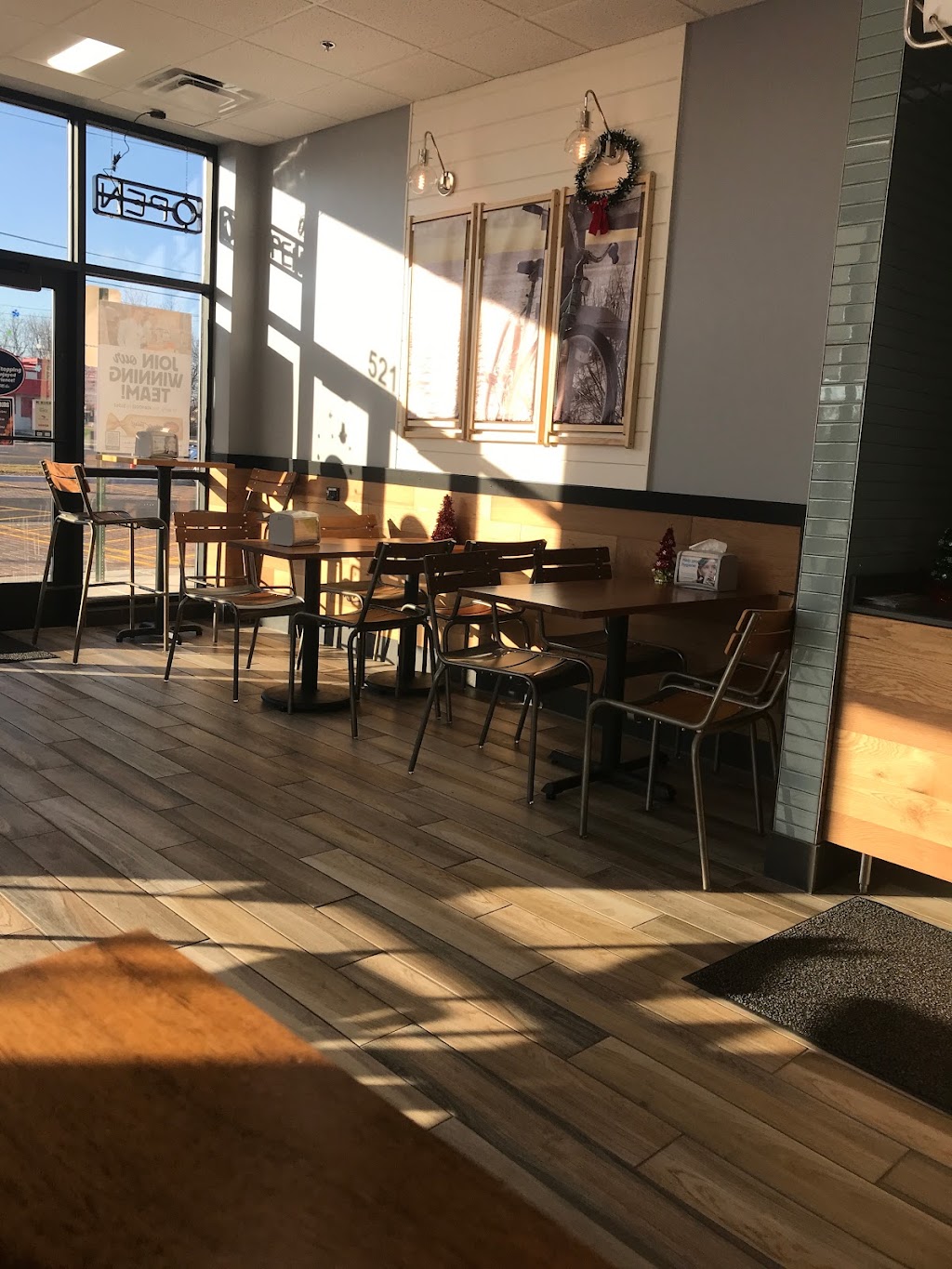 Jersey Mikes Subs | restaurant | 521 S Schmale Rd, Carol Stream, IL 60188, USA | 3318063934 OR +1 331-806-3934