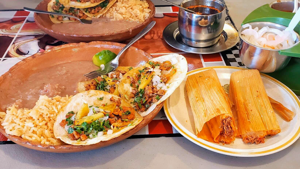 El Patio | restaurant | 908 S Main St, Hutchinson, KS 67501, USA | 6203146536 OR +1 620-314-6536