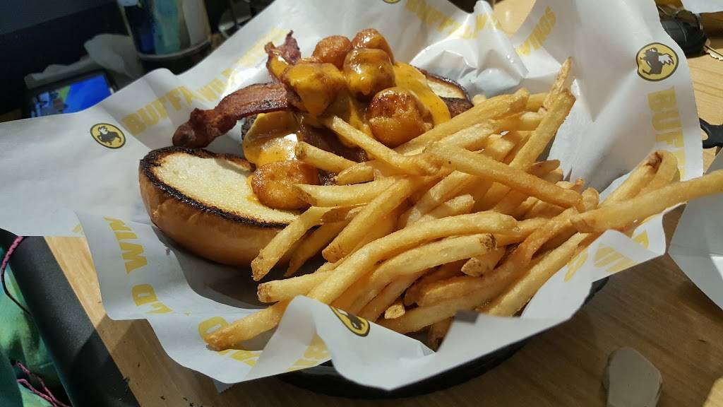 Buffalo Wild Wings | restaurant | 134-15 20th Ave, College Point, NY 11356, USA | 7183539453 OR +1 718-353-9453