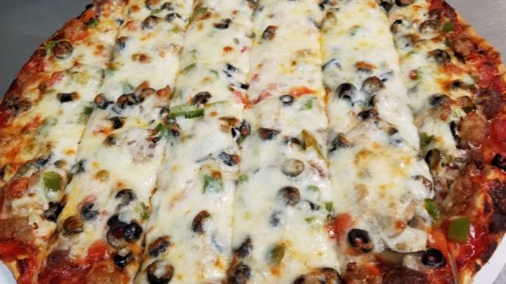 Fat Boys Pizza Newburgh | meal delivery | 10722 IN-662, Newburgh, IN 47630, USA | 8125183061 OR +1 812-518-3061