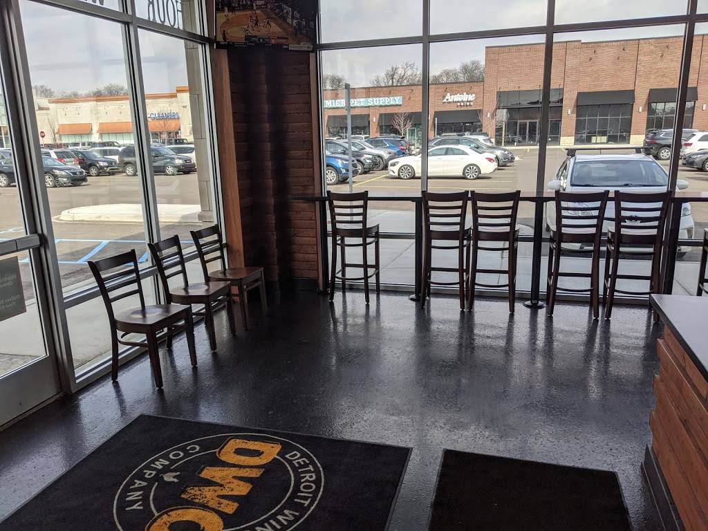 Detroit Wing Company | restaurant | 2928 W Maple Rd, Troy, MI 48084, USA | 2489405229 OR +1 248-940-5229