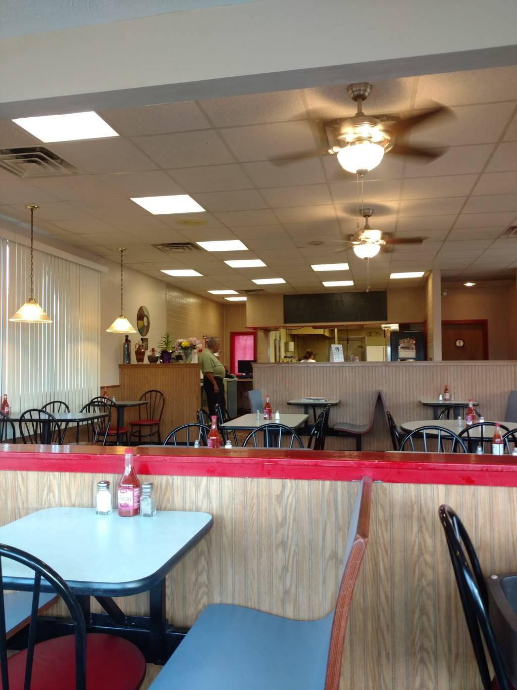 Hot Pot Restaurant | restaurant | 319 W 30th St, Connersville, IN 47331, USA | 7658257096 OR +1 765-825-7096