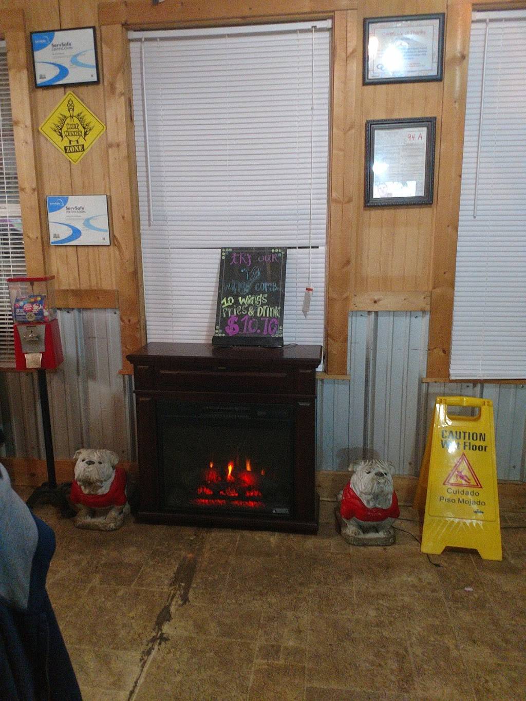 Blazers of Lexington Hot Wings | restaurant | 640 Athens Rd, Lexington, GA 30648, USA | 7067430036 OR +1 706-743-0036