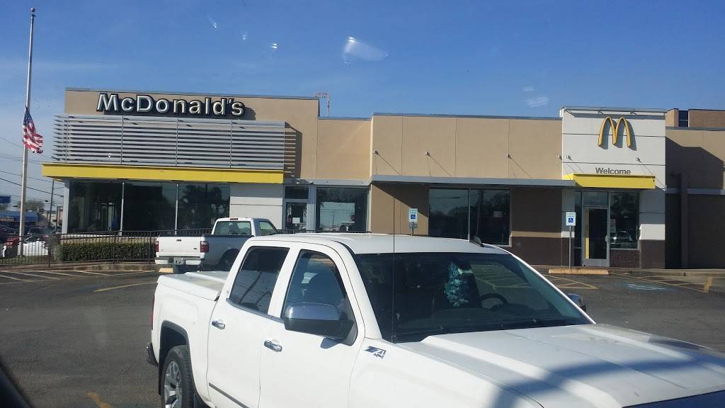 McDonalds | cafe | 1736 Wirt Rd, Houston, TX 77055, USA | 7132901770 OR +1 713-290-1770