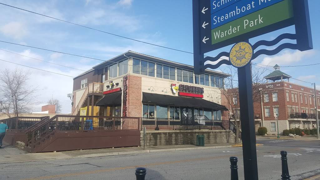 Cluckers | restaurant | 100 W Riverside Dr, Jeffersonville, IN 47130, USA | 8125903662 OR +1 812-590-3662
