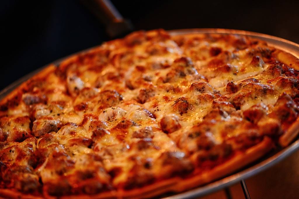 Dannys Pizza Place | restaurant | 6021 S Archer Ave, Chicago, IL 60638, USA | 7735823456 OR +1 773-582-3456