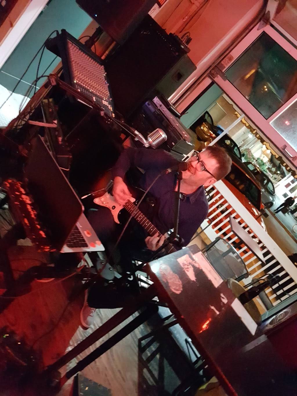 Bar Le Vieux St-Simon | night club | 412, av Saint-Simon, Saint-Hyacinthe, QC J2S 5C2, Canada | 4507781816 OR +1 450-778-1816