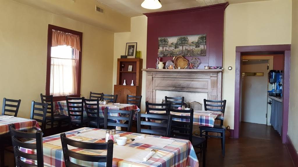 Cohearts Riverhouse | restaurant | 18 N Front St, Ripley, OH 45167, USA | 9373924819 OR +1 937-392-4819