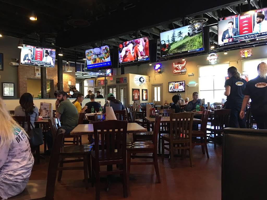 Pluckers Wing Bar | restaurant | 11066 Pecan Park Blvd Unit G, Cedar Park, TX 78613, USA | 5122589464 OR +1 512-258-9464