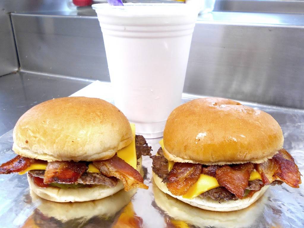 Burger 81 | restaurant | 3900 Wilder Rd, Bay City, MI 48706, USA | 9896861690 OR +1 989-686-1690