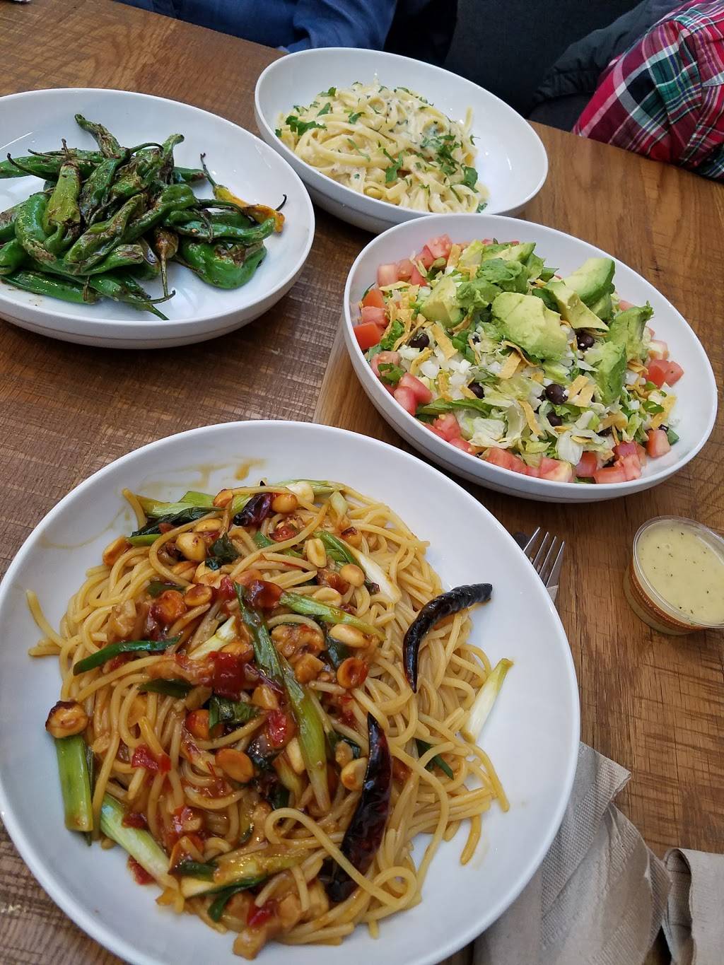 California Pizza Kitchen | restaurant | Los Angeles International Airport (LAX), Terminal 5, World Way, Los Angeles, CA 90045, USA | 8009193227 OR +1 800-919-3227