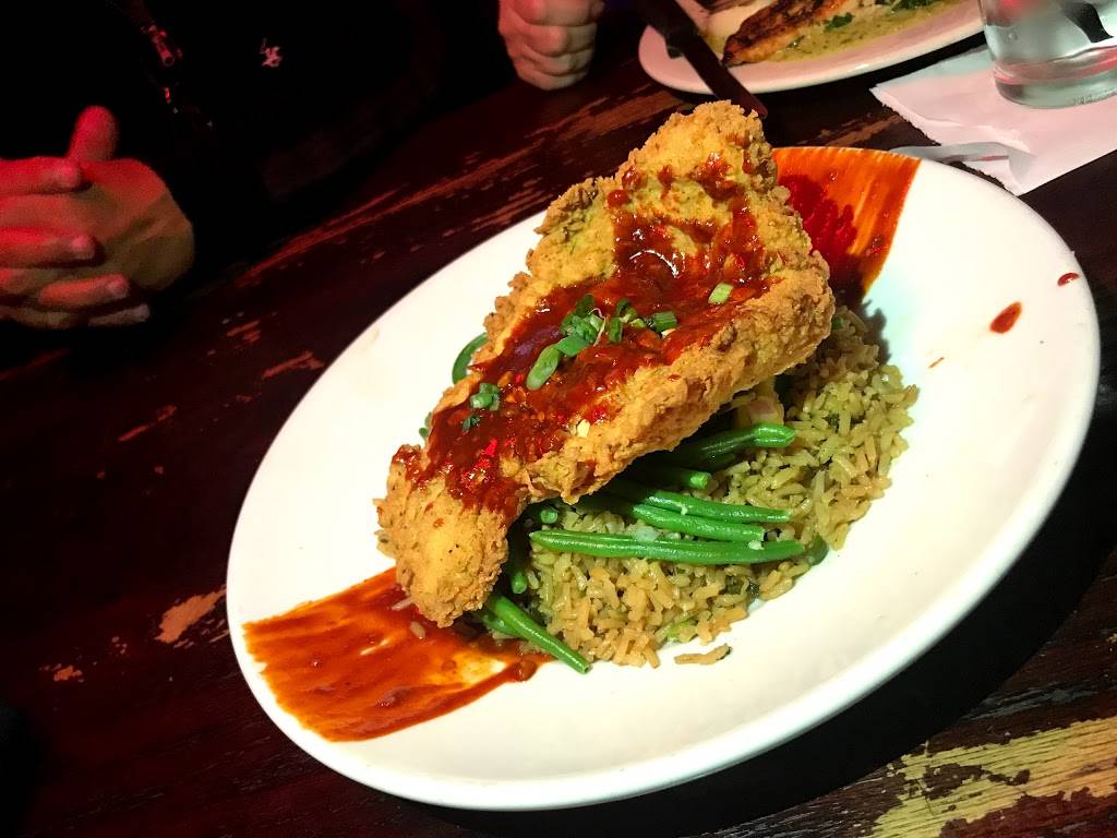 Houlihans | restaurant | 2136 NJ-35, Holmdel, NJ 07733, USA | 7326716633 OR +1 732-671-6633