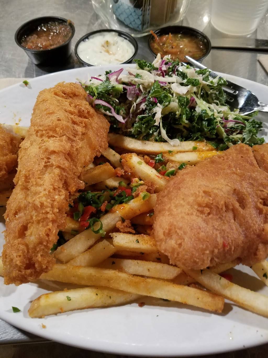 California Fish Grill | restaurant | 18020-A Brookhurst St, Fountain Valley, CA 92708, USA | 7148810110 OR +1 714-881-0110