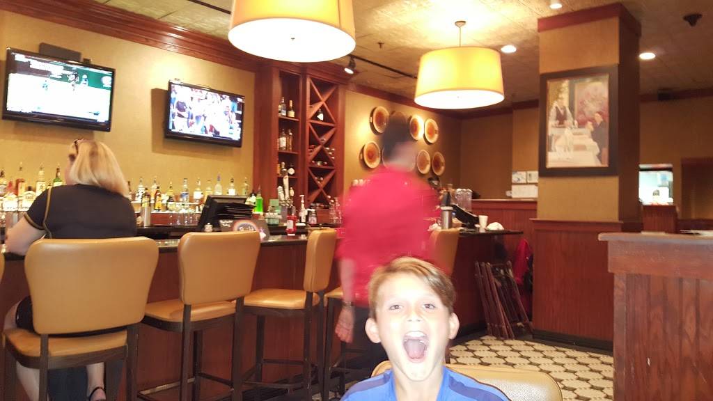 Ruby Tuesday | restaurant | 101 Lehigh Valley Mall, Whitehall, PA 18052, USA | 6102647787 OR +1 610-264-7787