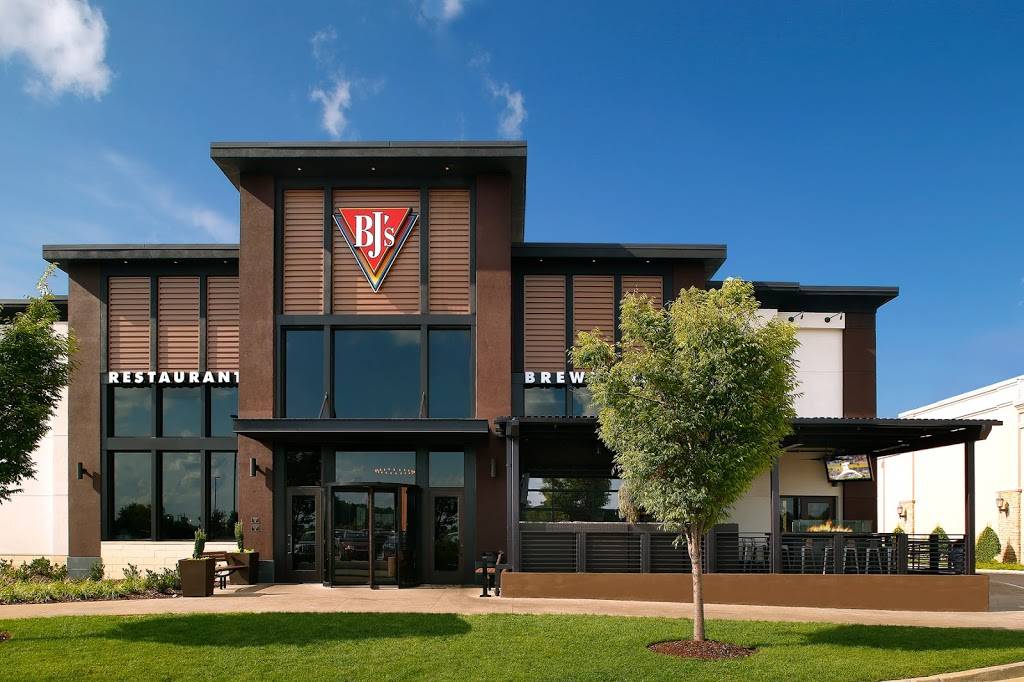 BJs Restaurant & Brewhouse | restaurant | 401 The Bridge St Ste 120, Huntsville, AL 35806, USA | 2566848080 OR +1 256-684-8080