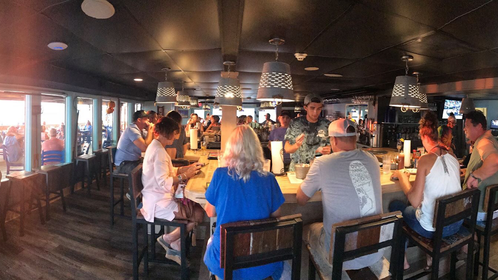 Full Moon Oyster Bar - Atlantic Beach | restaurant | 505 Atlantic Beach Causeway, Atlantic Beach, NC 28512, USA | 2522227667 OR +1 252-222-7667