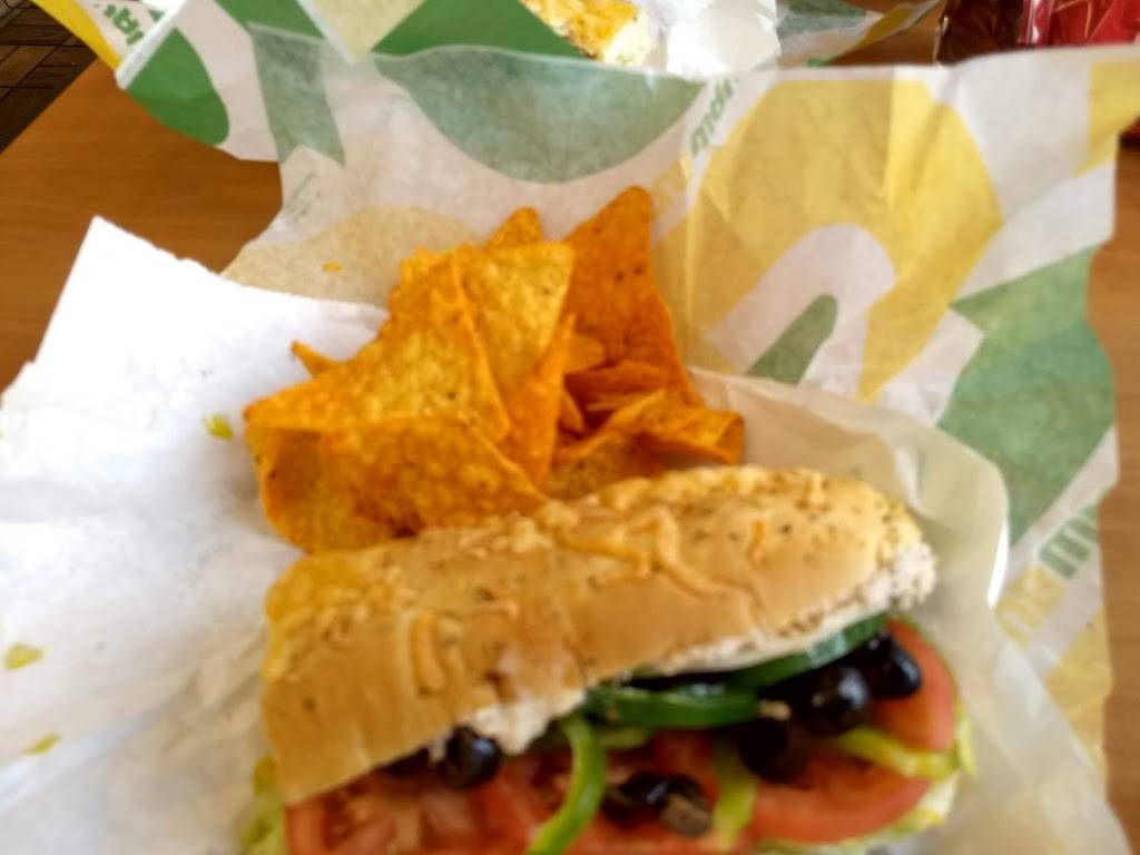 Subway Restaurants | restaurant | 258 Airport Rd, Beaver, WV 25813, USA | 3042536644 OR +1 304-253-6644