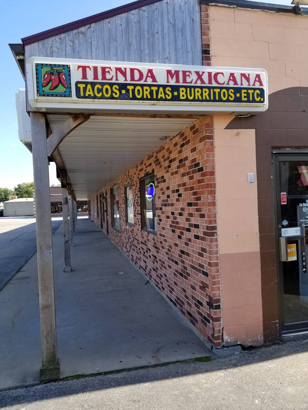 La Guanajuato | restaurant | 3915 Center Point Rd NE, Cedar Rapids, IA 52402, USA | 3197430081 OR +1 319-743-0081