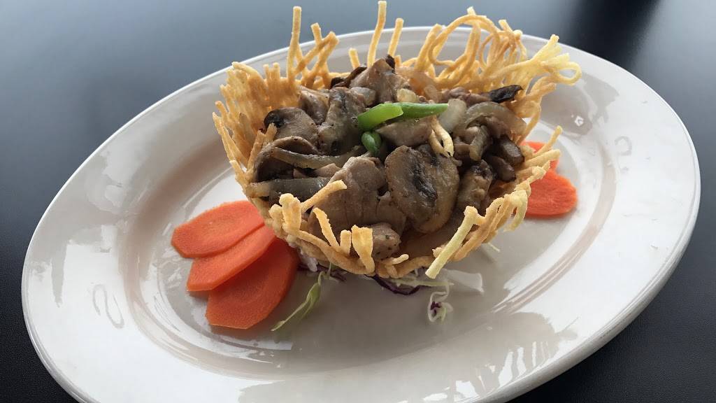 Hamachi Sushi Bar | meal takeaway | 2801 Howard St, Chicago, IL 60645, USA | 7732936904 OR +1 773-293-6904