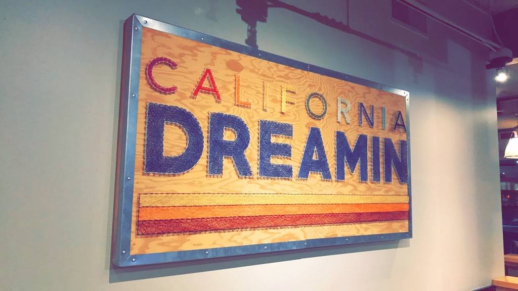 Jacks Urban Eats | restaurant | 718 W Shaw Ave #47, Fresno, CA 93704, USA | 5592222201 OR +1 559-222-2201